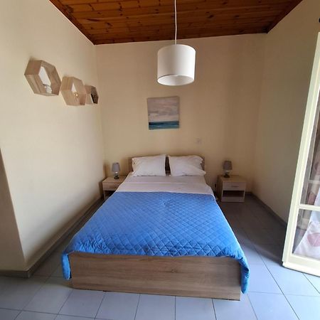 Old Harbor Apartments Spetses Town Ngoại thất bức ảnh