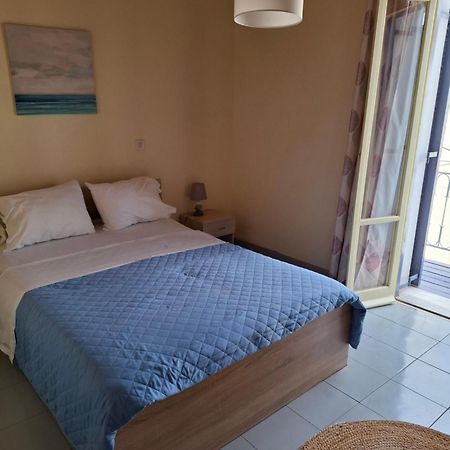 Old Harbor Apartments Spetses Town Ngoại thất bức ảnh