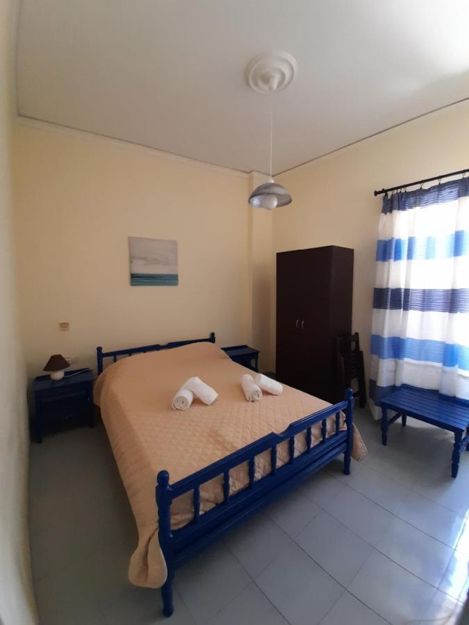 Old Harbor Apartments Spetses Town Ngoại thất bức ảnh
