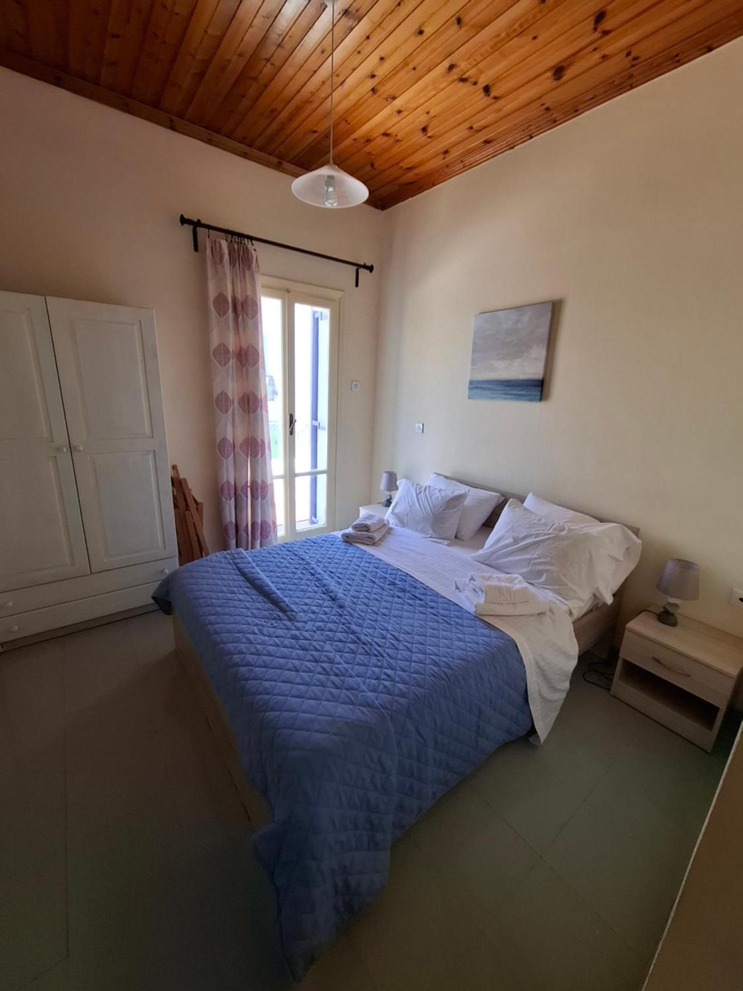 Old Harbor Apartments Spetses Town Ngoại thất bức ảnh