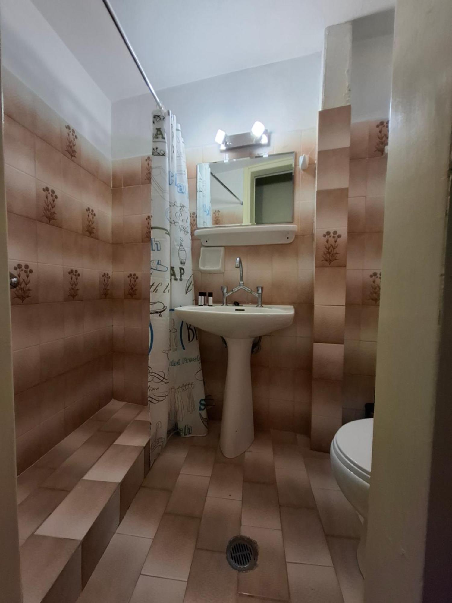 Old Harbor Apartments Spetses Town Ngoại thất bức ảnh