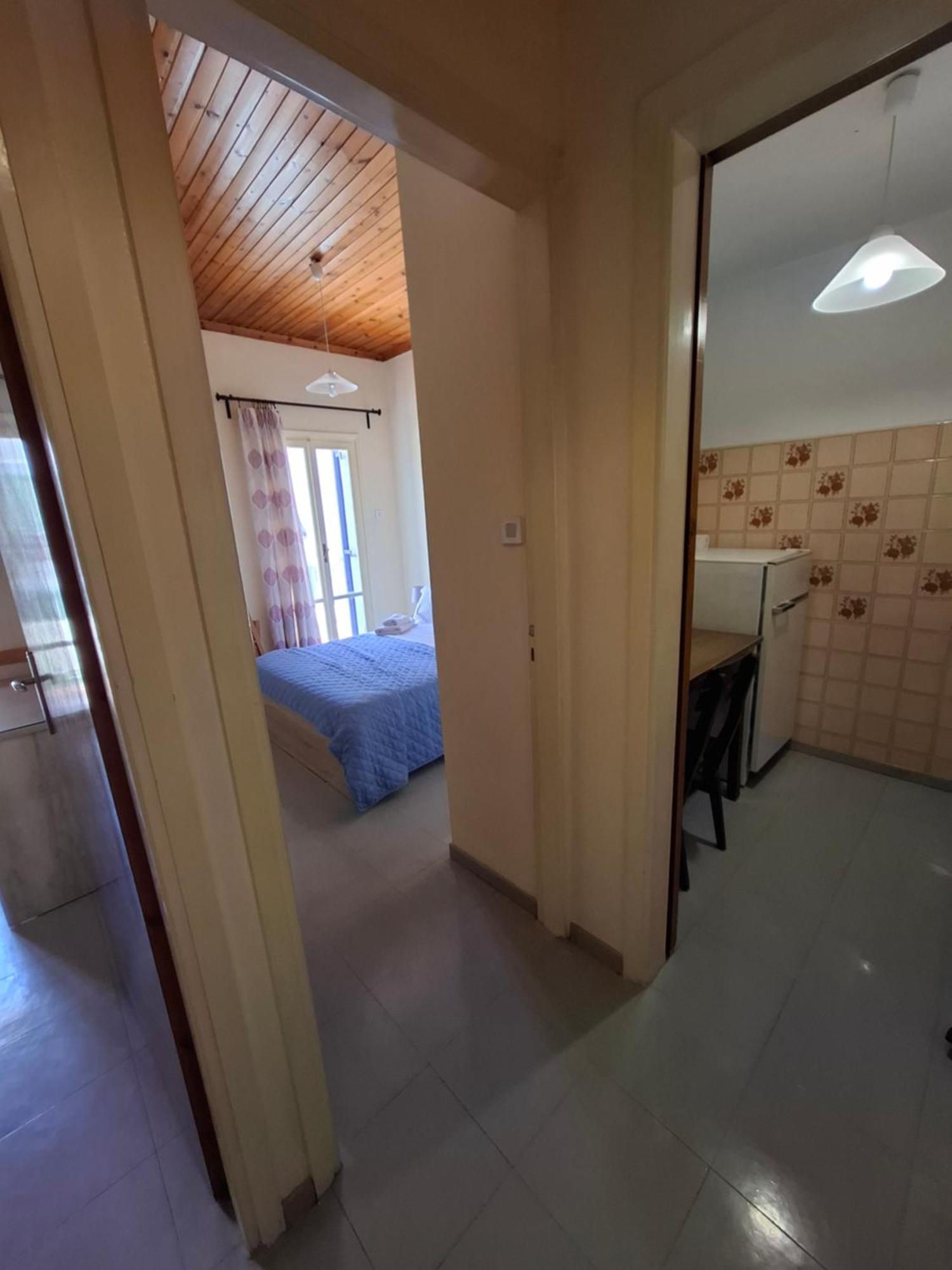 Old Harbor Apartments Spetses Town Ngoại thất bức ảnh
