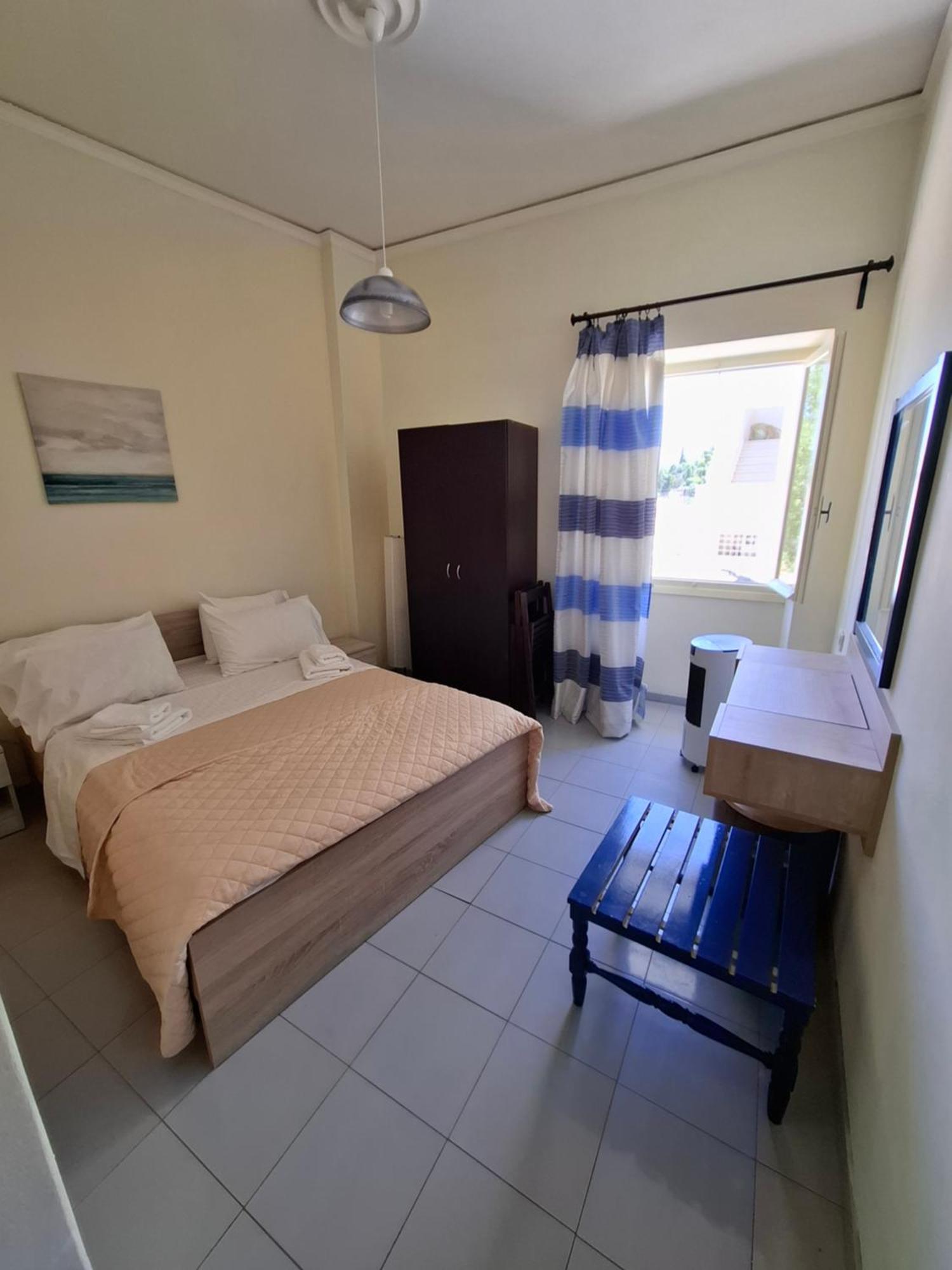Old Harbor Apartments Spetses Town Ngoại thất bức ảnh
