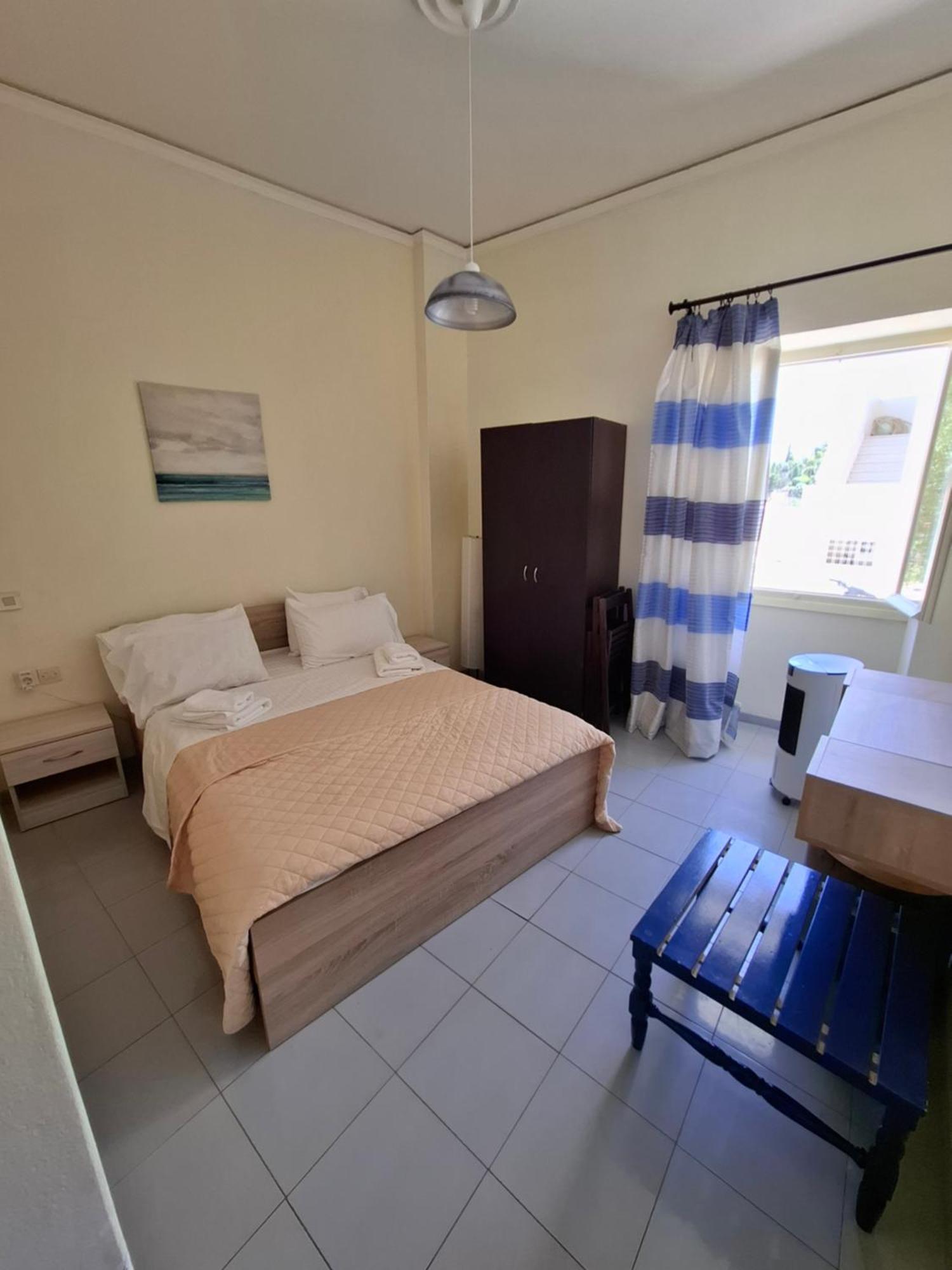 Old Harbor Apartments Spetses Town Ngoại thất bức ảnh