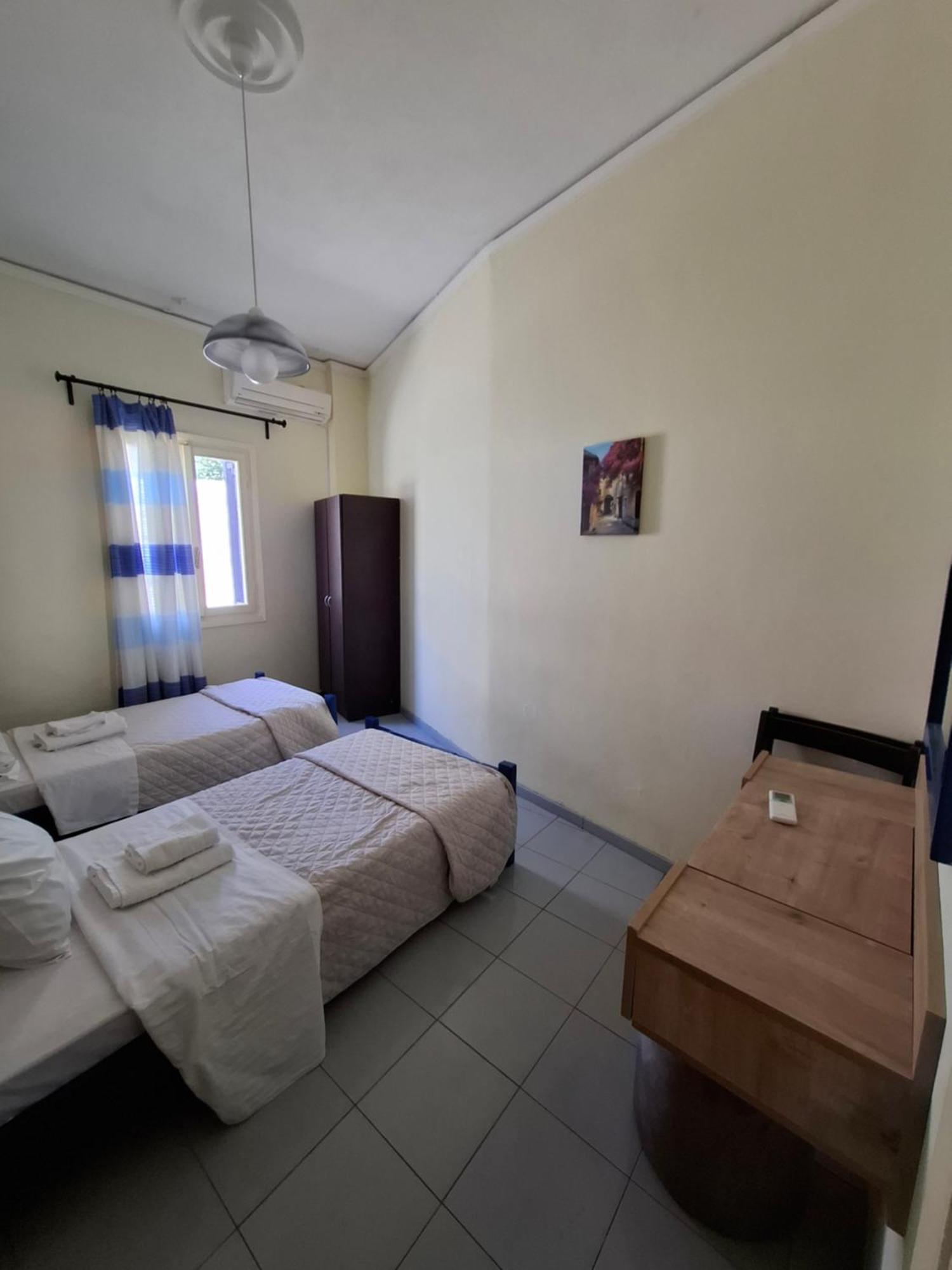 Old Harbor Apartments Spetses Town Ngoại thất bức ảnh