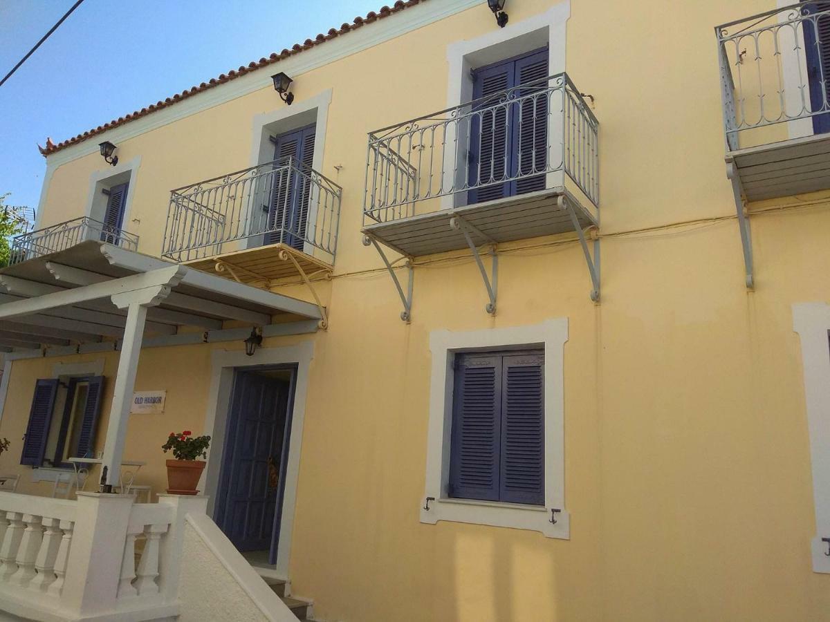 Old Harbor Apartments Spetses Town Ngoại thất bức ảnh